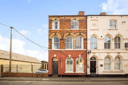 Oswald Road, 2 bedroom Flat to rent, &pound;650 pcm