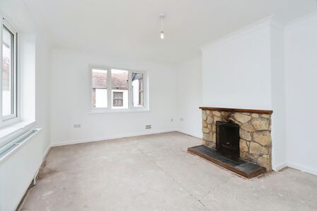 Llanrhaeadr Ym Mochnant, 2 bedroom Detached Bungalow for sale, £265,000