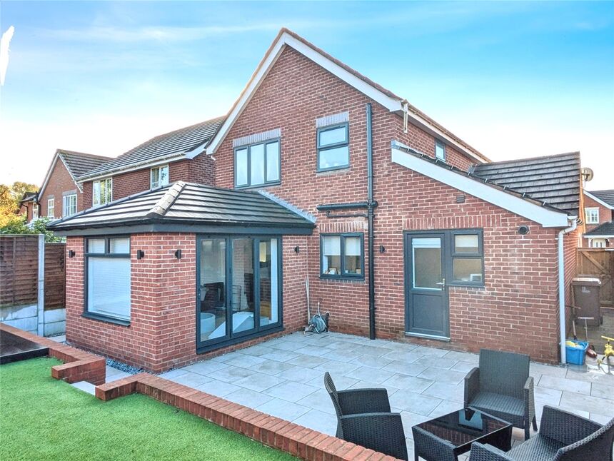 3 bedroom Detached House for sale, Grosvenor Road, Oswestry, SY11 £