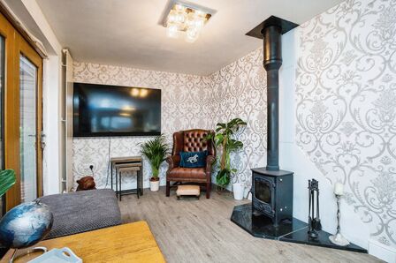 Lizbeth Close, 3 bedroom Semi Detached Bungalow for sale, £219,500