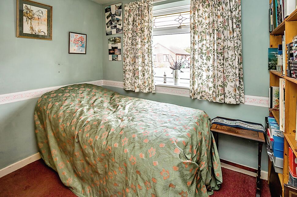 2 bedroom Detached Bungalow for sale, Maplehurst Drive, Oswestry, SY11 £205,000