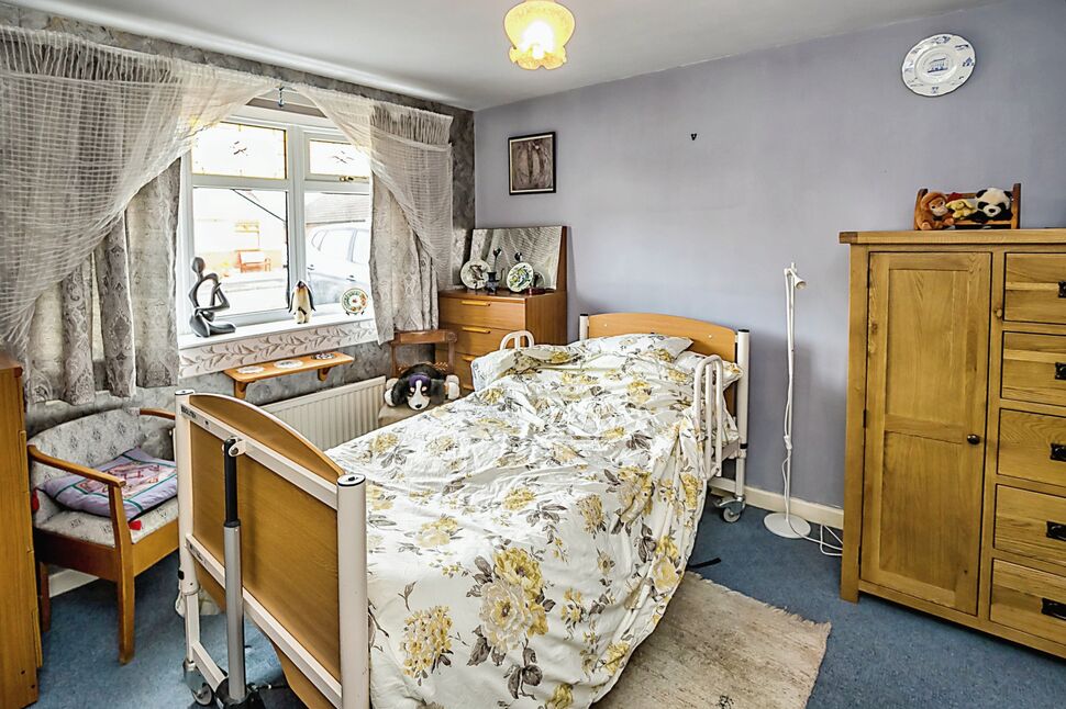 2 bedroom Detached Bungalow for sale, Maplehurst Drive, Oswestry, SY11 £205,000