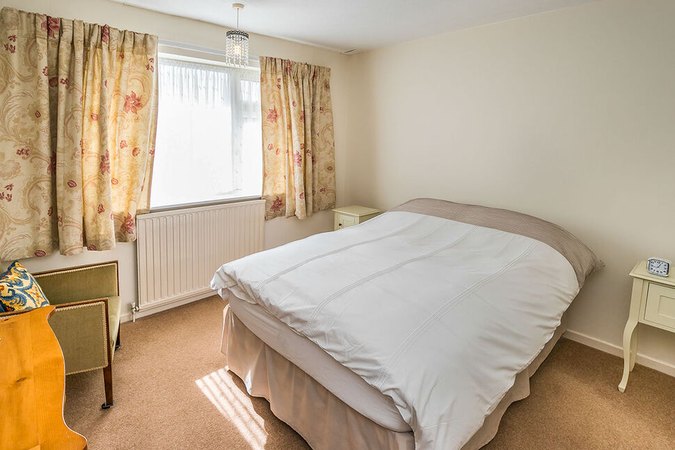 2 bedroom Detached Bungalow for sale, Vyrnwy Road, Oswestry, SY11 £