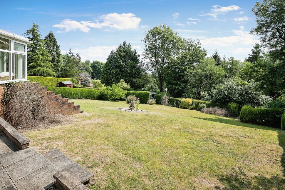 4 bedroom Detached Bungalow for sale, Penygarreg Rise, Pant, SY10 £