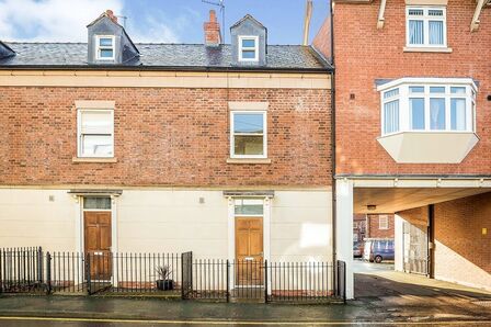 Willow Mews, 3 bedroom Mid Terrace House for sale, £185,950