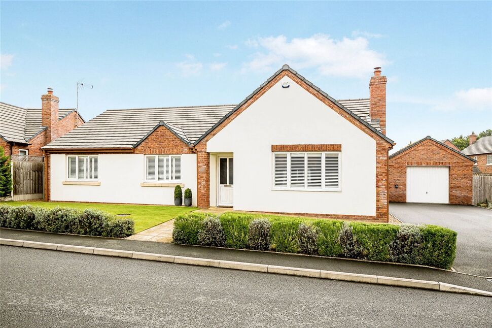 4 bedroom Detached House for sale, Swan Meadow, Maesbury Marsh, SY10