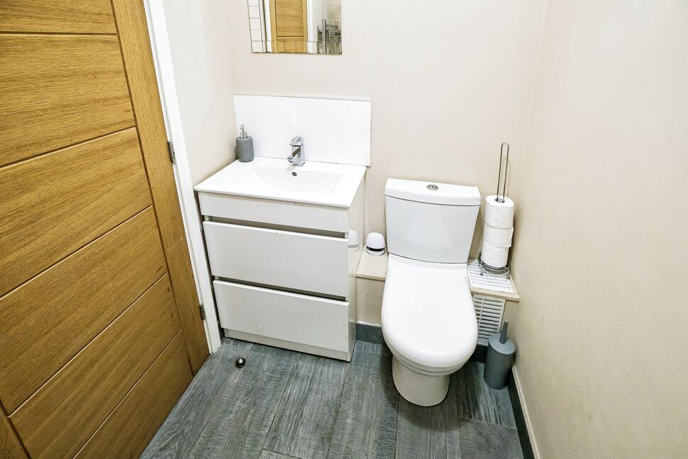 En-Suite 2