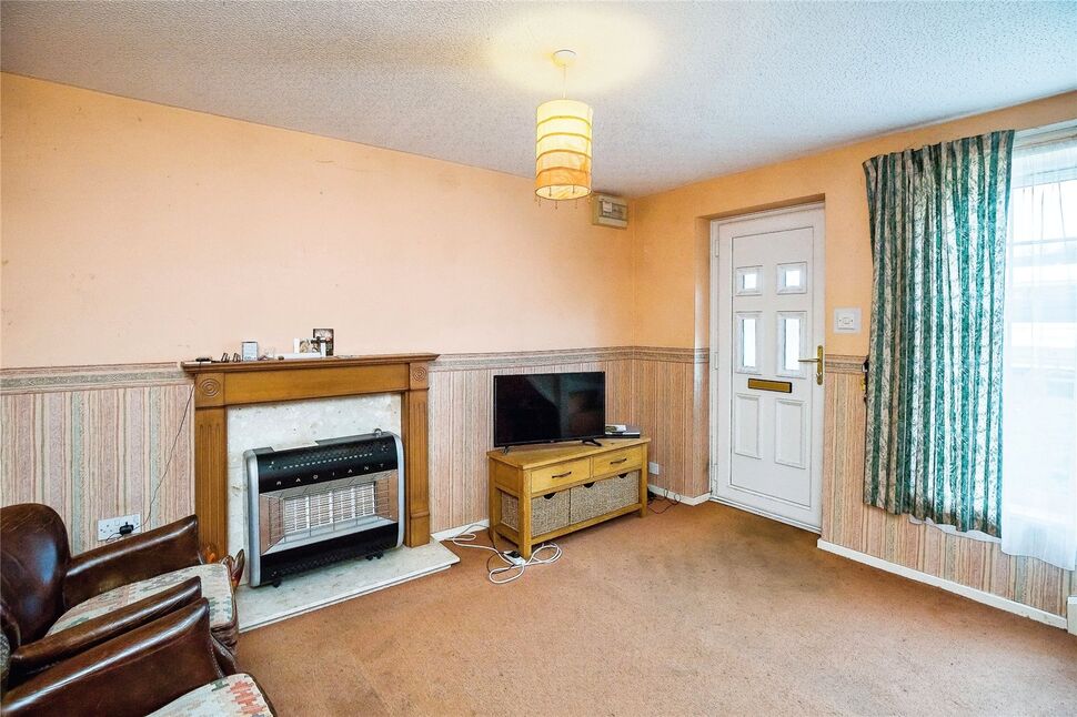 2 bedroom Mid Terrace House for sale, Maple Avenue, Oswestry, SY11 £