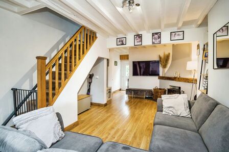 Llansantffraid, 3 bedroom Mid Terrace House for sale, £182,950