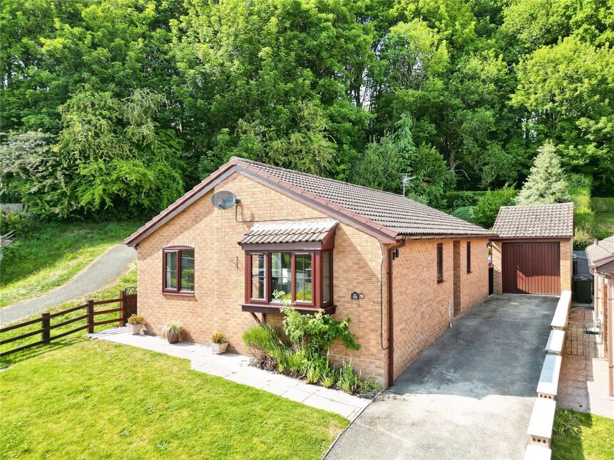 2 bedroom Detached Bungalow for sale