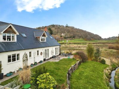 Bwlch-y-Cibau, 4 bedroom Detached House for sale, £499,950