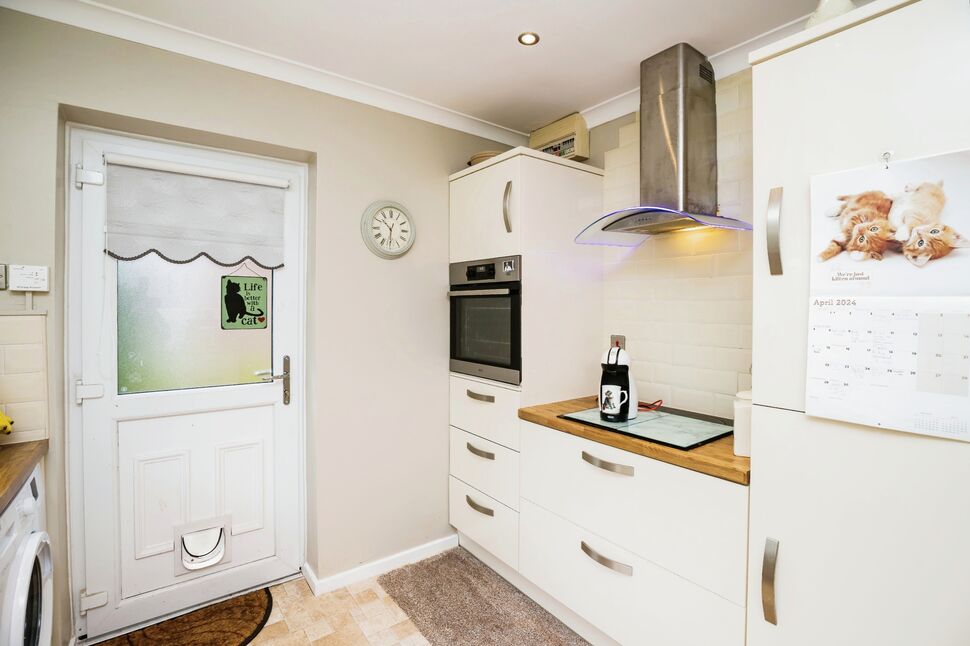 3 bedroom Detached House for sale, Rosehill Avenue, Whittington, SY11