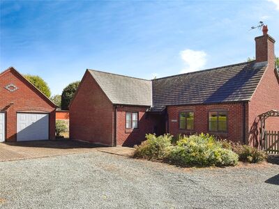 Knockin, 3 bedroom Detached Bungalow for sale, £380,000