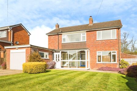 Hampton Road, 4 bedroom Detached House for sale, &pound;385,000