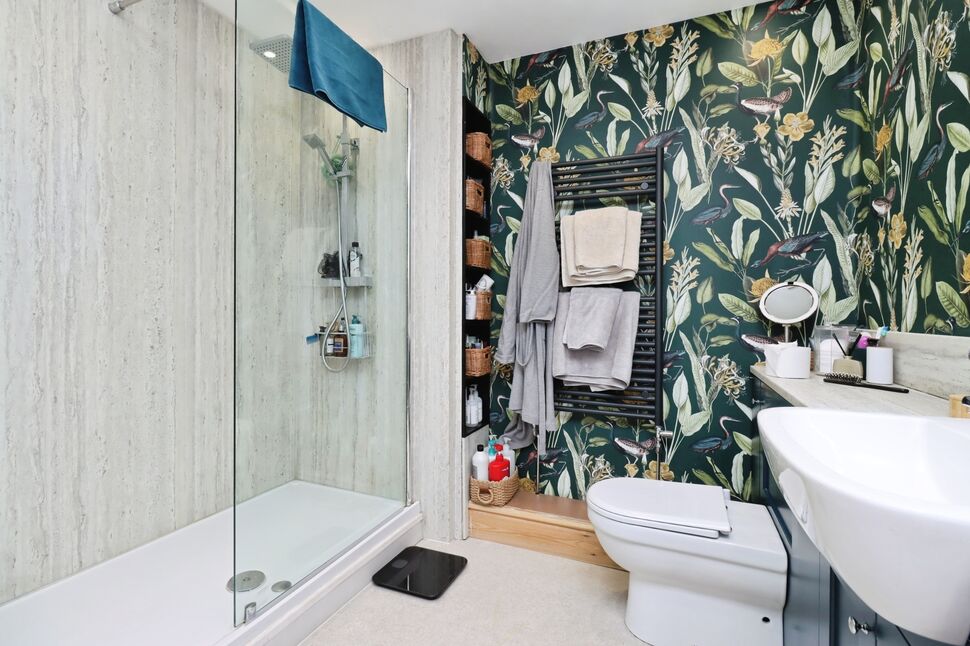En-Suite 2