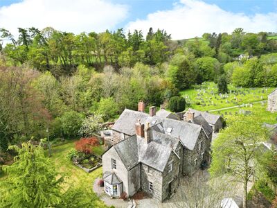 8 bedroom Detached House for sale