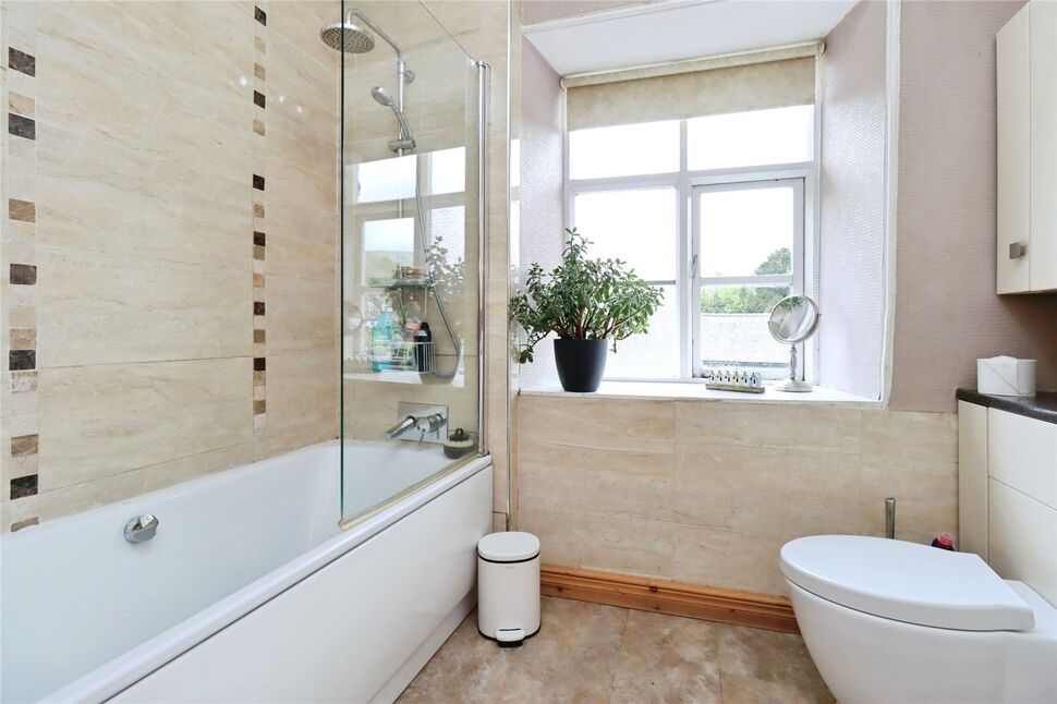 En-Suite 3