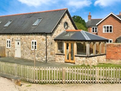Selattyn, 2 bedroom Semi Detached House to rent, £950 pcm
