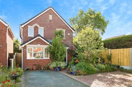 Grosvenor Road, 3 bedroom Detached House for sale, £289,950
