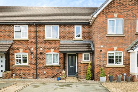 2 bedroom Mid Terrace House for sale