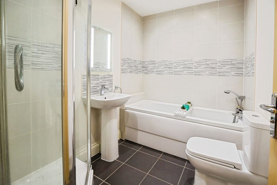 Bath / Shower Room