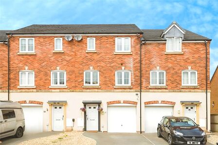 3 bedroom Mid Terrace House for sale