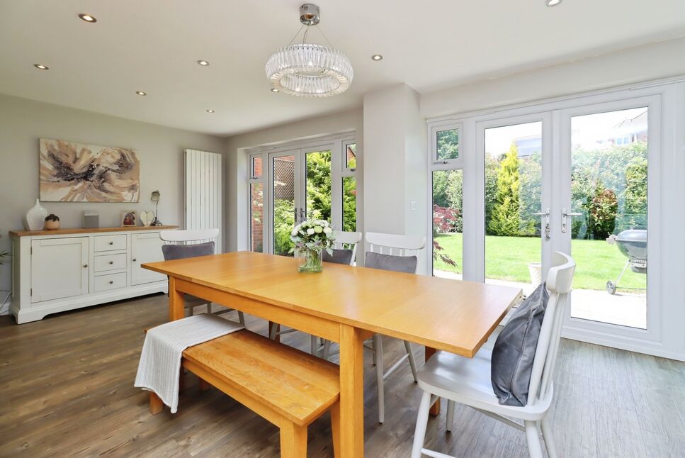 Family / Dining Room / Breakfast Kitchen