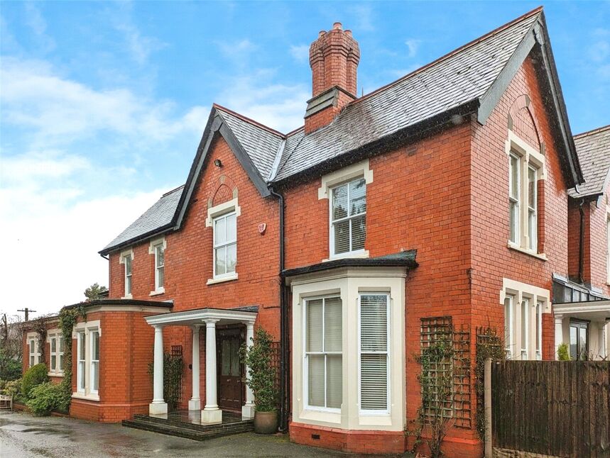 4 bedroom  Flat for sale