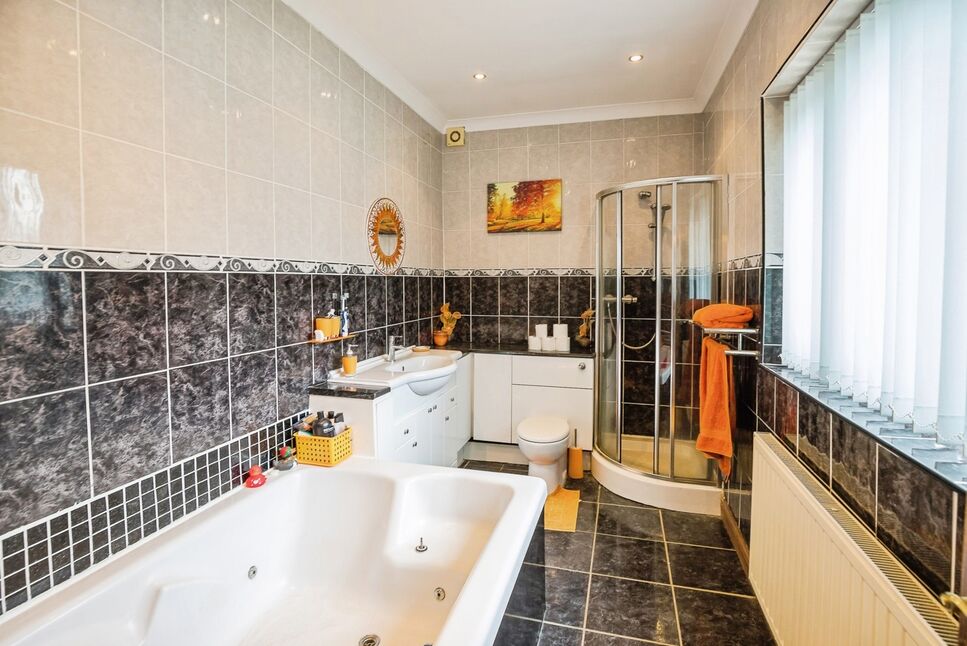 Bath / Shower Room
