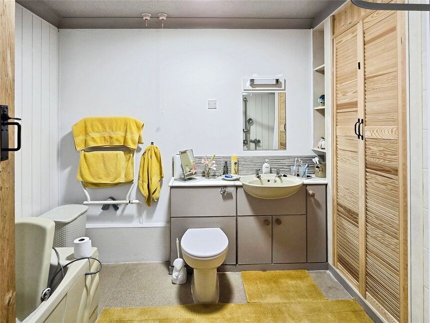Bath / Shower Room