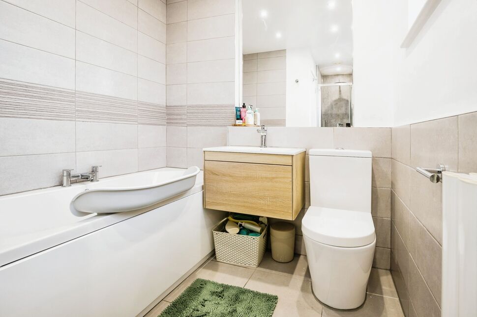 Bath / Shower Room