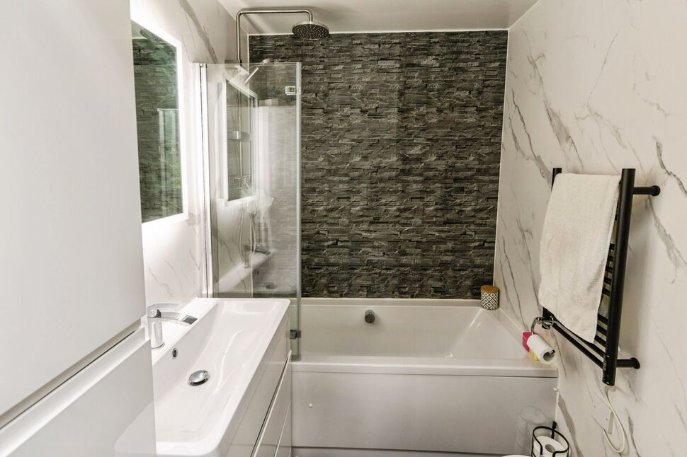 En-Suite 1