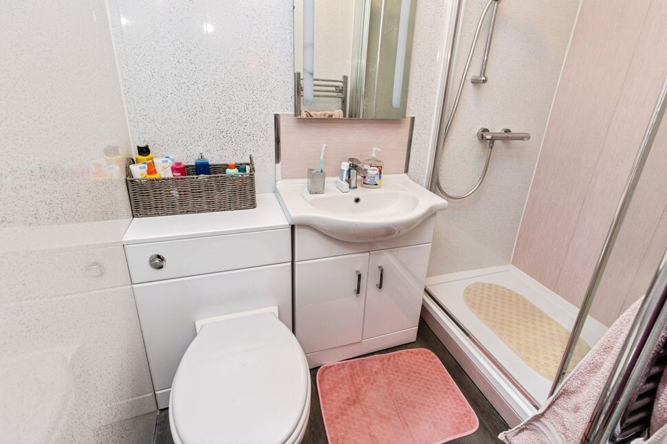 En-Suite 4