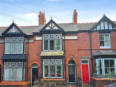 3 bedroom Mid Terrace House for sale
