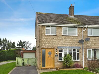 Prince Charles Road, 3 bedroom Semi Detached House to rent, &pound;995 pcm