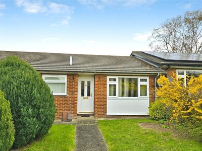 1 bedroom Mid Terrace Bungalow for sale