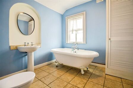 2 bedroom End Terrace House for sale