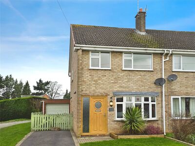 Prince Charles Road, 3 bedroom Semi Detached House to rent, &pound;995 pcm