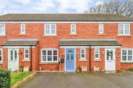 3 bedroom Mid Terrace House for sale