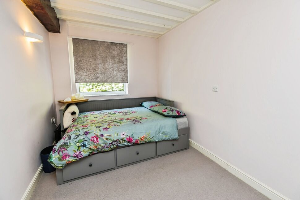 Office / Bedroom 5