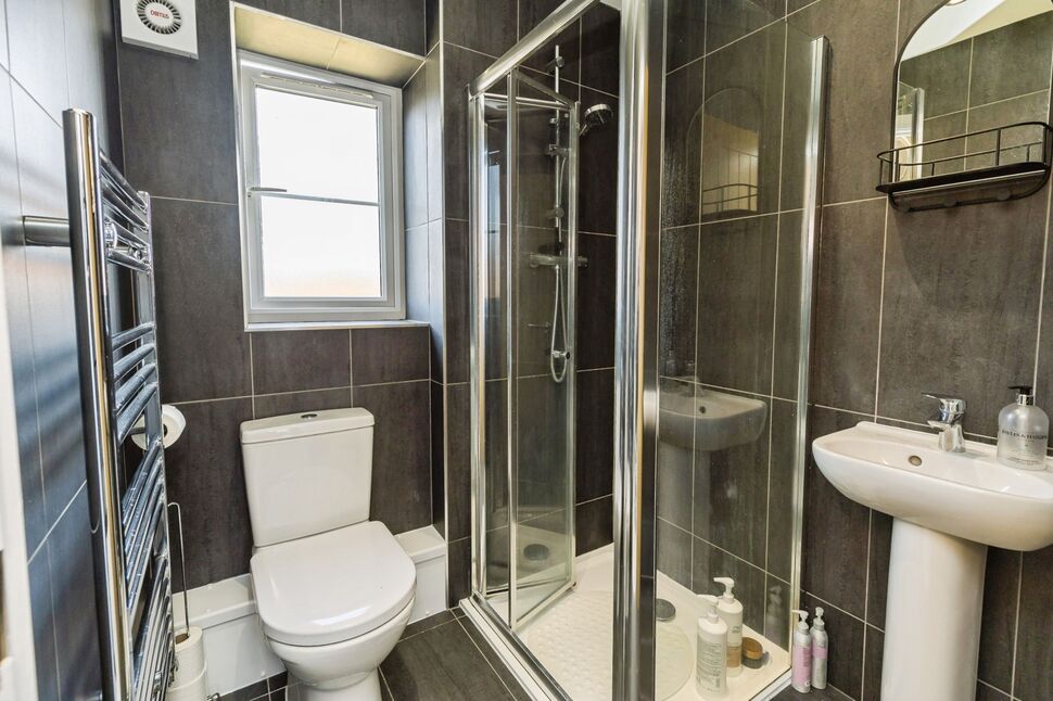 En-Suite 1