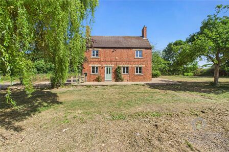 Brickyard Cottage, 3 bedroom Detached House to rent, £1,750 pcm