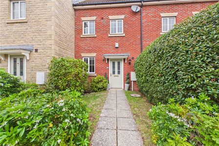 3 bedroom Mid Terrace House to rent