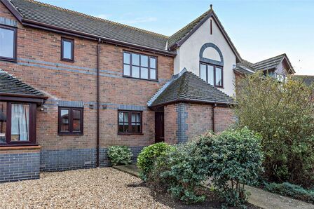 2 bedroom Mid Terrace House to rent