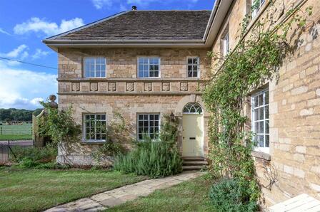 Kirby Lane, 4 bedroom Detached House to rent, &pound;2,400 pcm