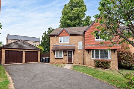 Sutton Road, 4 bedroom Detached House to rent, &pound;2,200 pcm