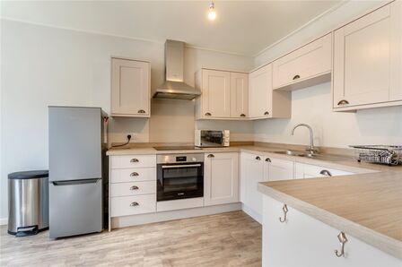 Market Place, 3 bedroom  House to rent, £1,300 pcm