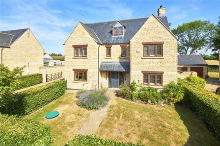 4 bedroom Detached House to rent