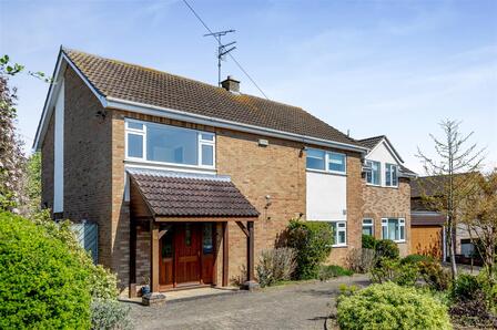 St Peters Road, 5 bedroom Detached House to rent, £2,400 pcm