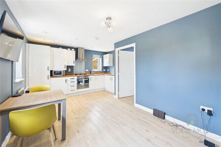 Benefield Road, 1 bedroom Flat to rent, &pound;825 pcm